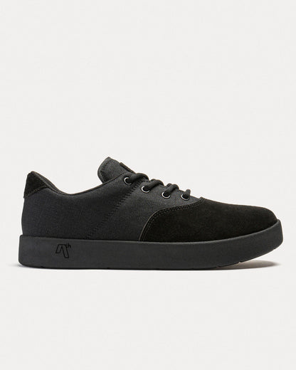 PLUG All Black