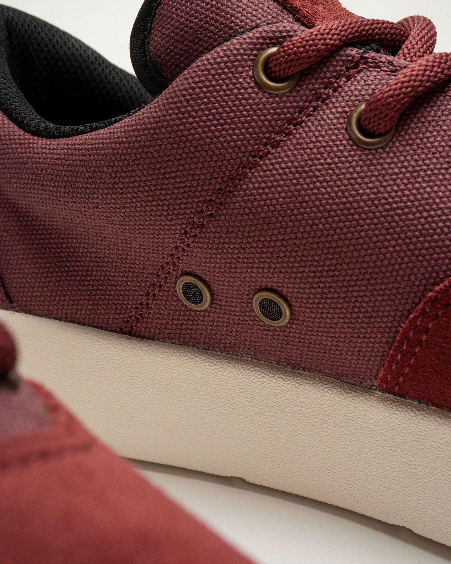 PLUG Burgundy