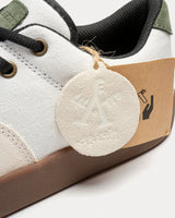 PLUG White